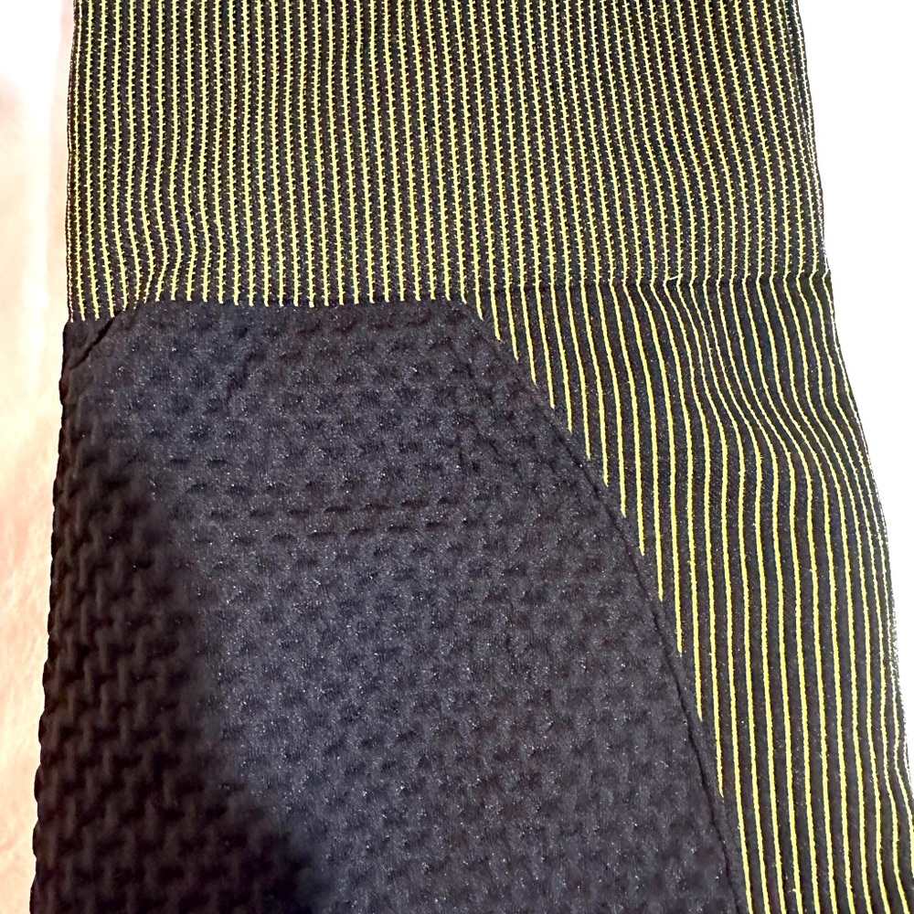 Textured leggings - Picture 3 of 5